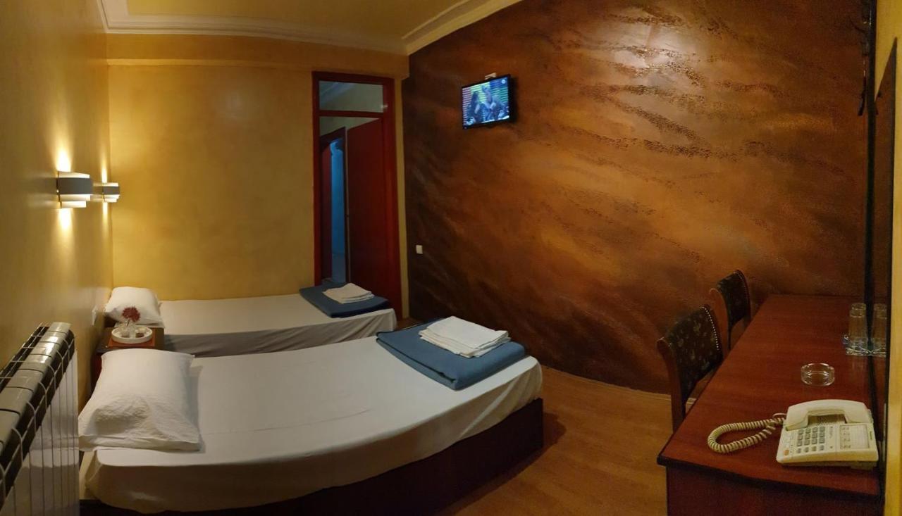 Estrada Lux Hotel Belgrad Exterior foto