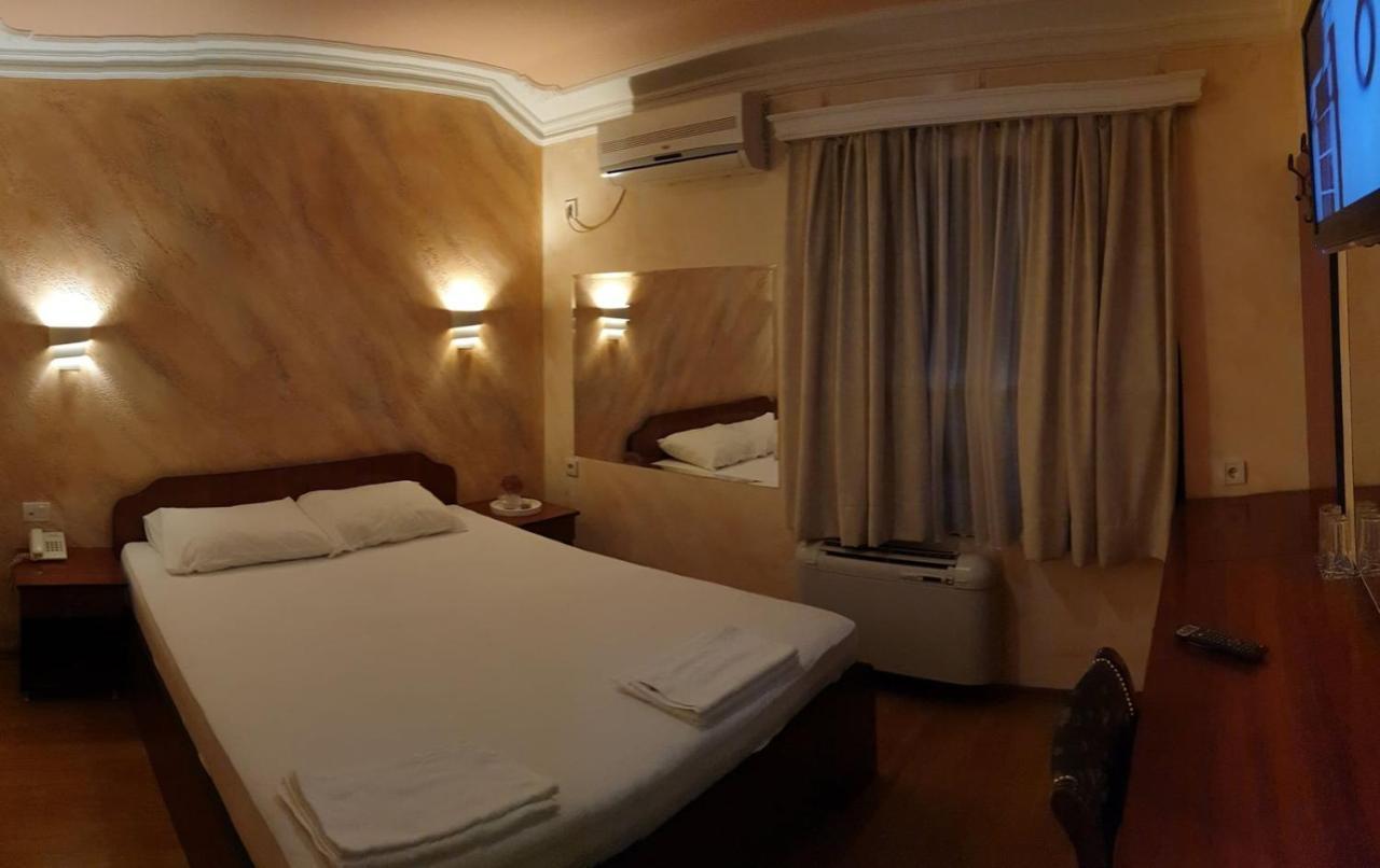 Estrada Lux Hotel Belgrad Exterior foto
